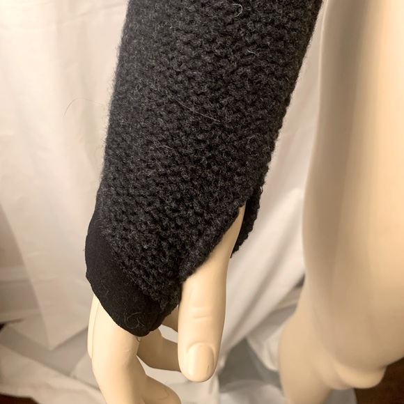 SOLD Dale of Norway sweater - Picture 5 of 15